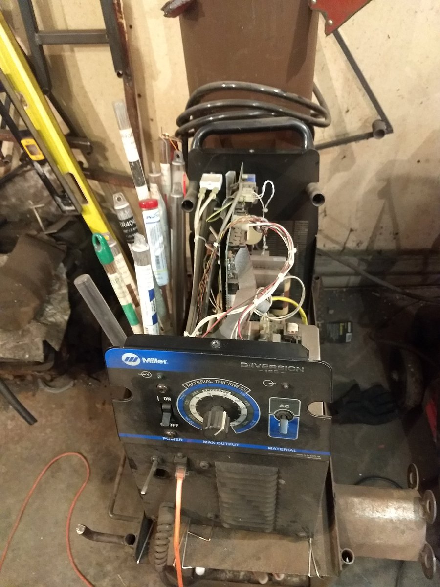 Quartermidgetb1's tweet photo. Not a good day in the shop. Torch lead broke @MillerWelders https://t.co/ldgSLwMgXM