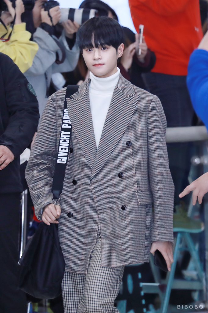 비보보 tweet media