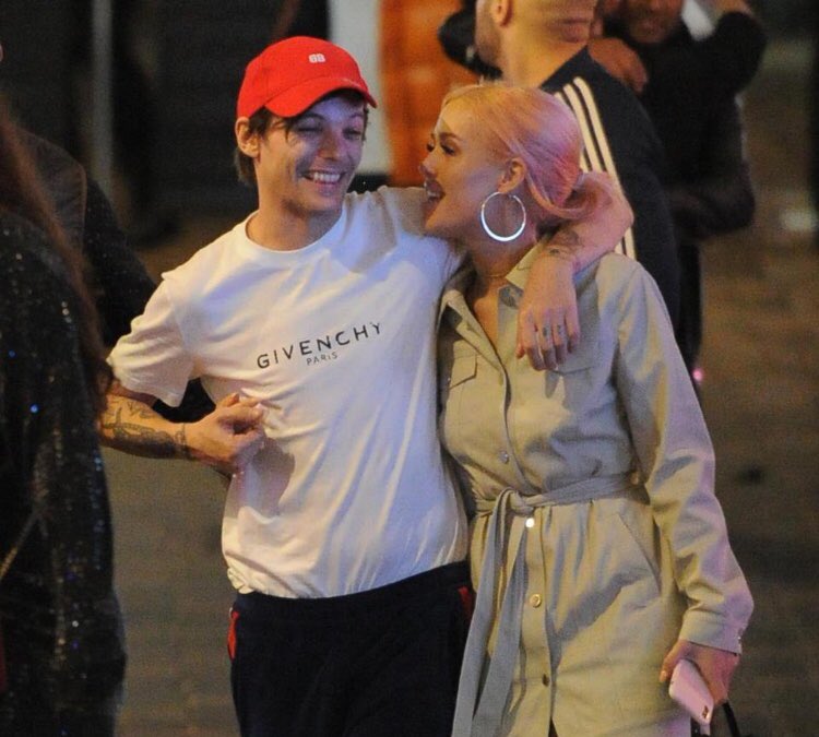 back2utommo's tweet photo. Louis&amp;Lottie in London last night for Louis’ birthday celebrations🌻
#LouisTomlinson #LottieTomlinson #Tomlinson #London #Louis #Lottie https://t.co/zTuv6365Cj