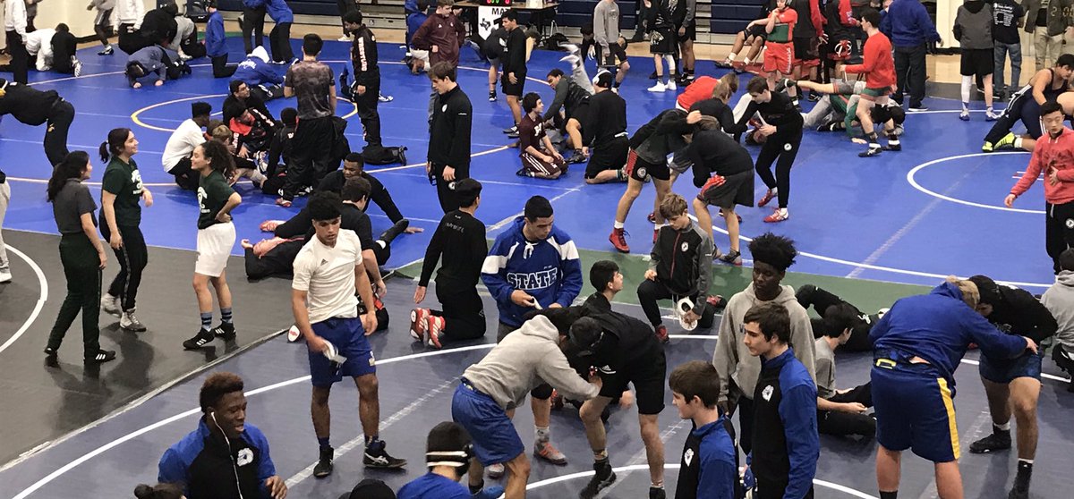 LSever5's tweet photo. @SCUCISD @SamuelClemensHS @Steele78108 wrestlers warming up for #DocHess tournament in Bryan Tx! ❤️ our wrestlers! https://t.co/kNdhDZTPLc