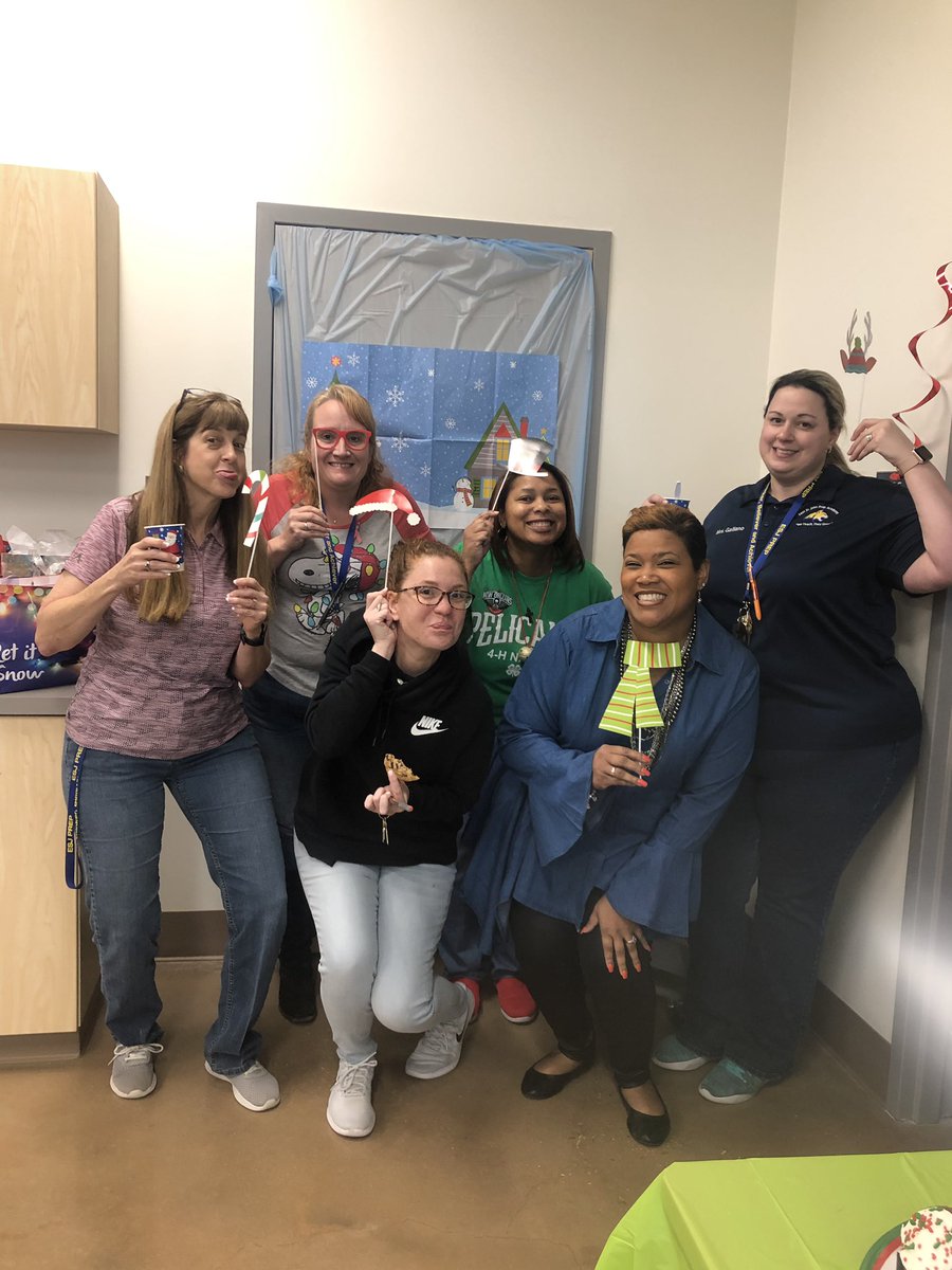 LacieLoo's tweet photo. On Thursday we treated the Faculty and Staff to a Hot Cocoa and Cookie Bar! The Prep is the BEST!! #PrepStyle #ESJPREP @alischex  @JGG0321 @Knwlgispwr @butterfly316_21 https://t.co/nYrAg8ckjD