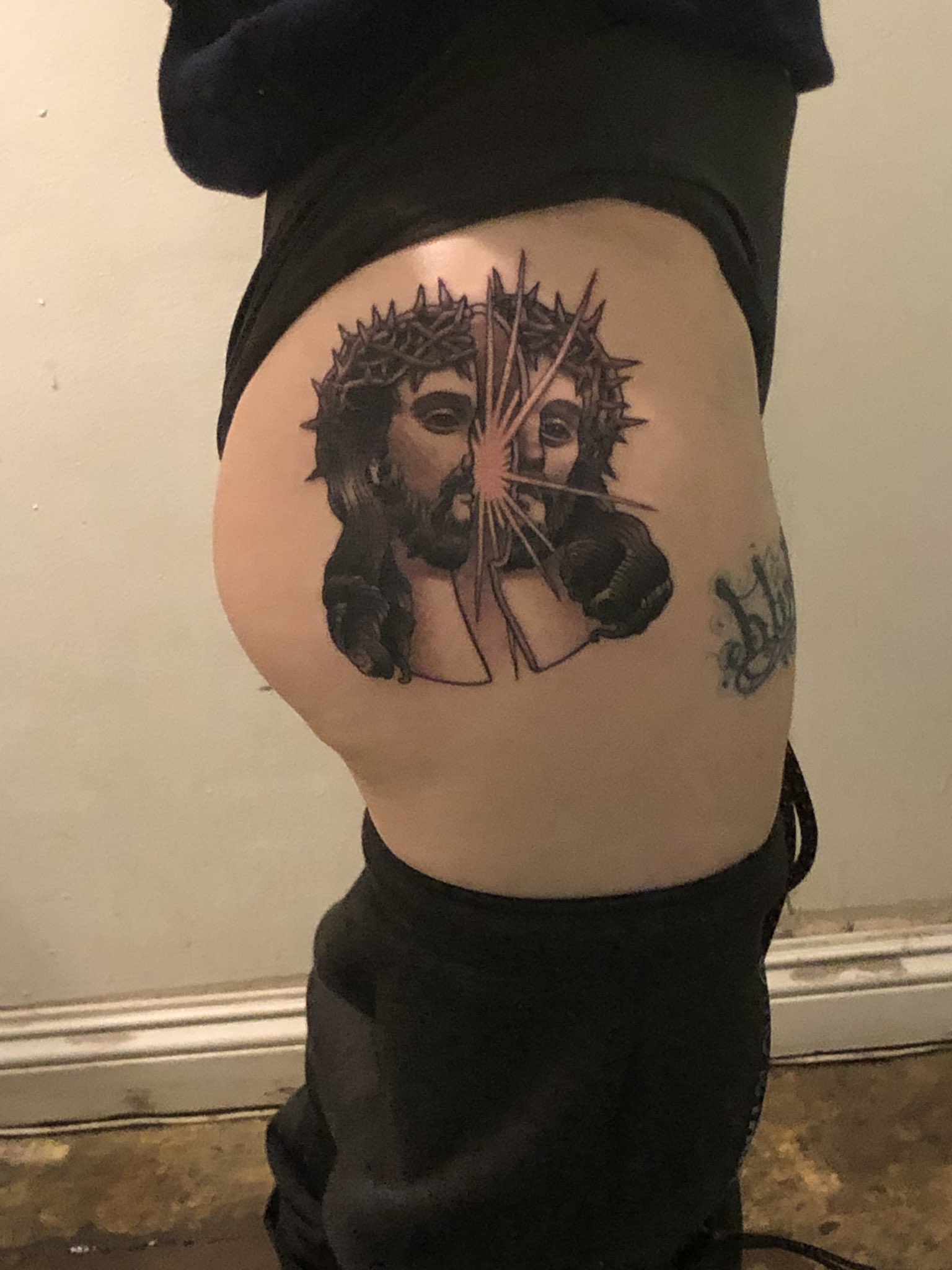 Danikaxix On Twitter My New Tattoo Hurts Hahaha Healing Sucksssssss It S Gonna Be A Commando Christmas 4 Me Lol