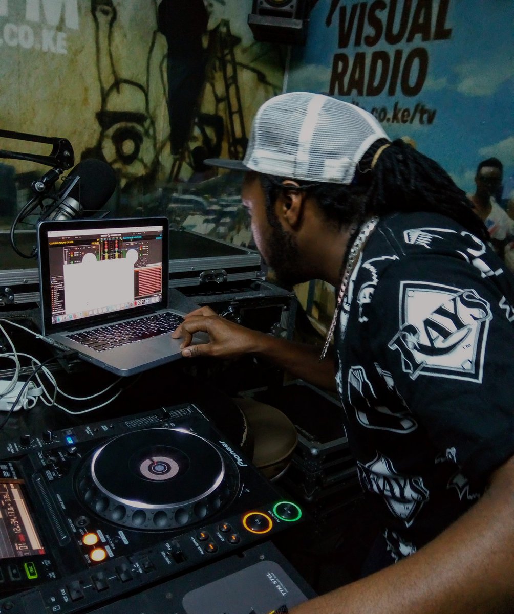 GhettoRadio895's tweet photo. Your DJ tonight! #ReggaeBling https://t.co/HhLKOkJHHF