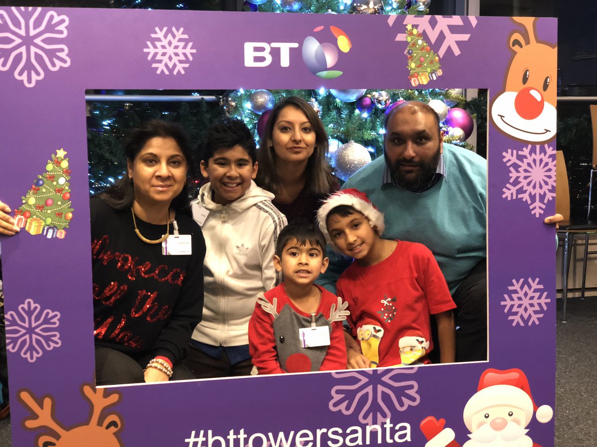 PamelaB04's tweet photo. A lovely day with the family at #Bttowersanta #Santa #familytime https://t.co/vAieH2ZN6c