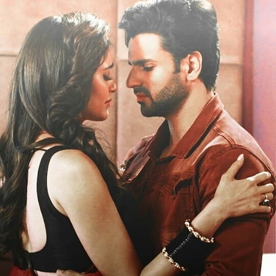 CattyBilli's tweet photo. https://t.co/ImG2sGaSZV
#QayamatKiRaat 22nd Dec #WrittenUpdate #QKR #WU #Ruhi #Gauri #Raj #KarishmaTanna #KTians #VivekDahiya #GauriThakur #Rajvardhan #Vishma #RaGau #GauRaj #Deepa #Karuna #VivKar
Pic Cr: OU https://t.co/PkClc63tUX