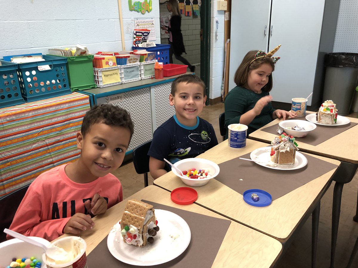 “Gingerly” building sweet houses! <a href="/WESchools/">Willoughby-Eastlake City Schools</a> @wes_tjes