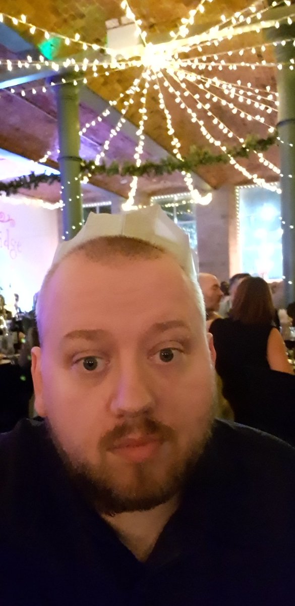dr_oculus's tweet photo. I feel like biggie with this crown #IHaveAFatHead #KingOfVr #DrunkAtChristmasParty https://t.co/LNog4NQXYJ