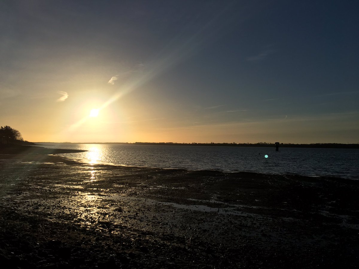 Lovely run at @GrafhamWater1 this morning. Started early and had to stop half way as it looked so beautiful as the sun came up. #UKRunChat @UKRunChat