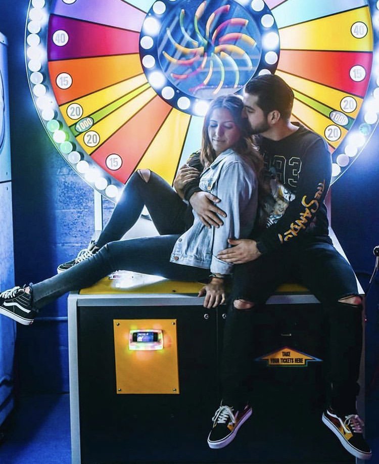 Love is in the air at FunDimension 💫✨ #FunDimension #Wynwoodnights #Miaminights #Gamer #Gaming