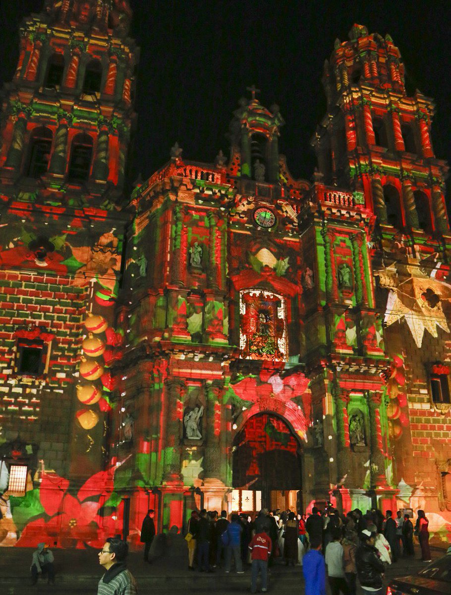 manuelva81's tweet photo. Así se vive la #fiestadelaluz en #SLP, no deje de apreciarla en la Catedral potosina del 21 al 5 de enero https://t.co/DeOMfwl9d9