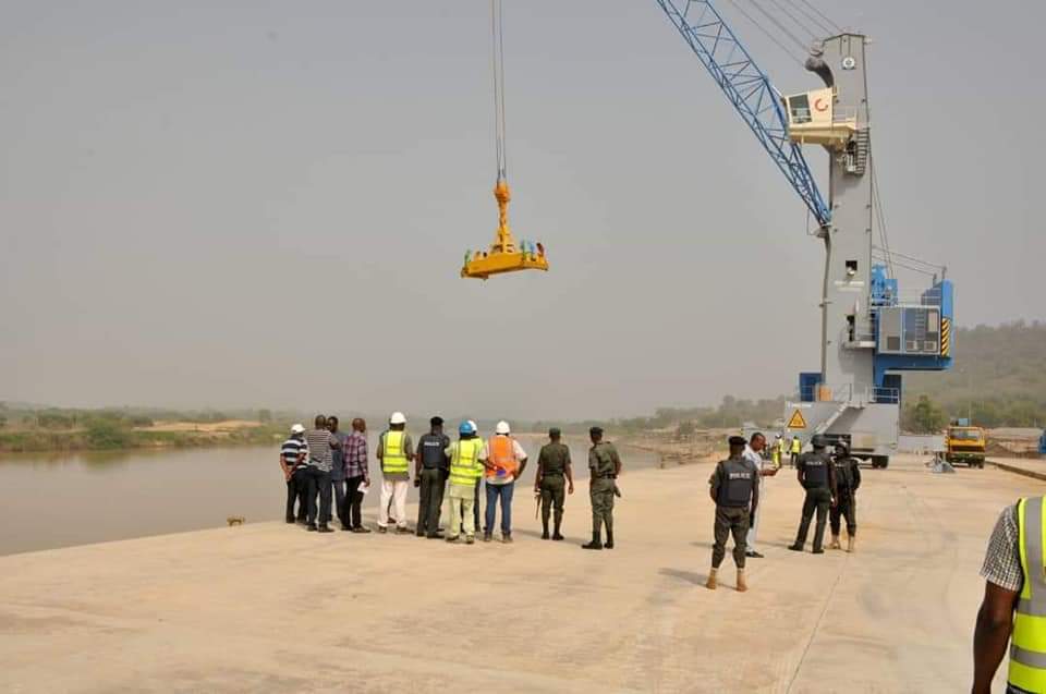 BimazHub's tweet photo. Installation of Baro River port Cargo Handling Equipment Completed -
22nd December 2018..

#PMBAtWork
#GovtAtWorkNG
#TheYearOfInfrastructure

@toluogunlesi @ogundamisi @FMPWH https://t.co/Vnzc5oKRQb