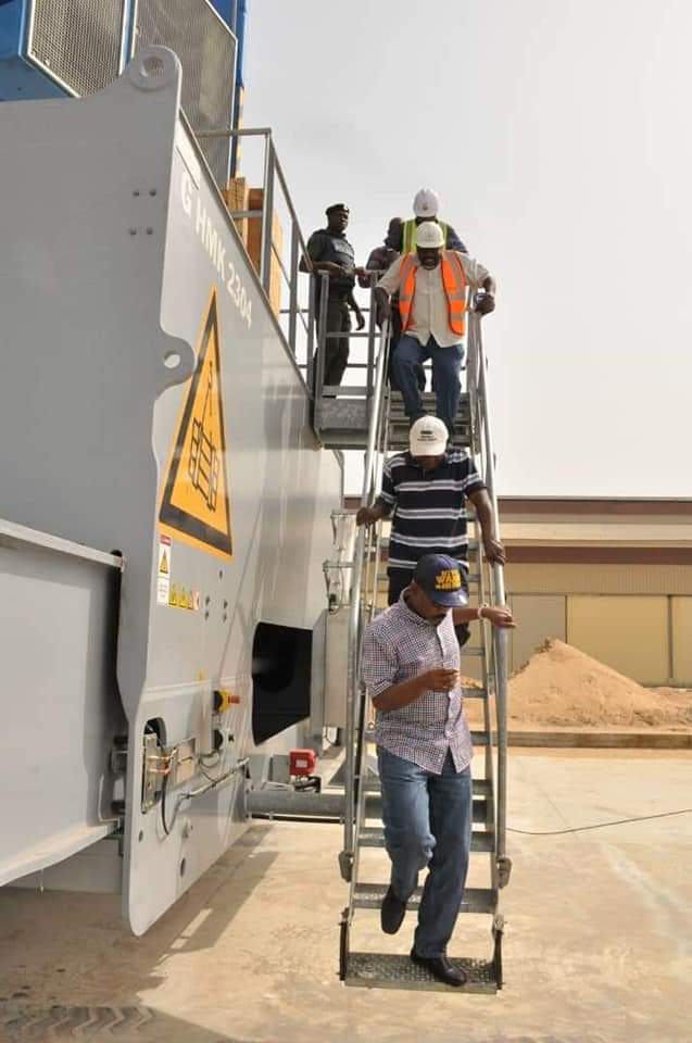 BimazHub's tweet photo. Installation of Baro River port Cargo Handling Equipment Completed -
22nd December 2018..

#PMBAtWork
#GovtAtWorkNG
#TheYearOfInfrastructure

@toluogunlesi @ogundamisi @FMPWH https://t.co/Vnzc5oKRQb