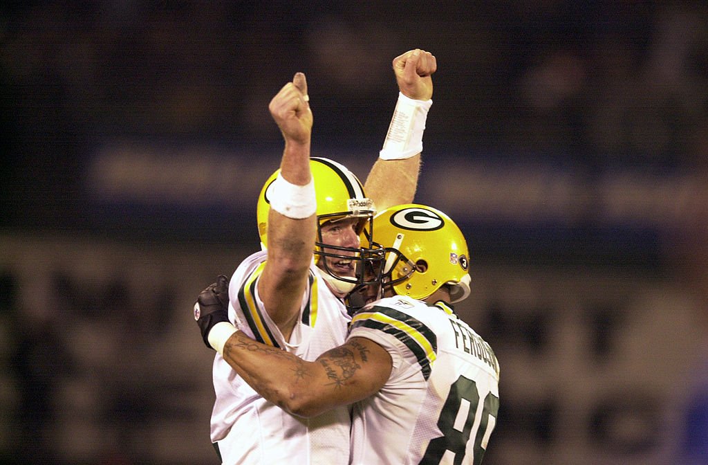 BleacherReport's tweet image. 15 years ago today, Brett Favre had the game of his life on MNF the day after his father died.

22/30 att
399 yards
4 TDs
Win 41-7
