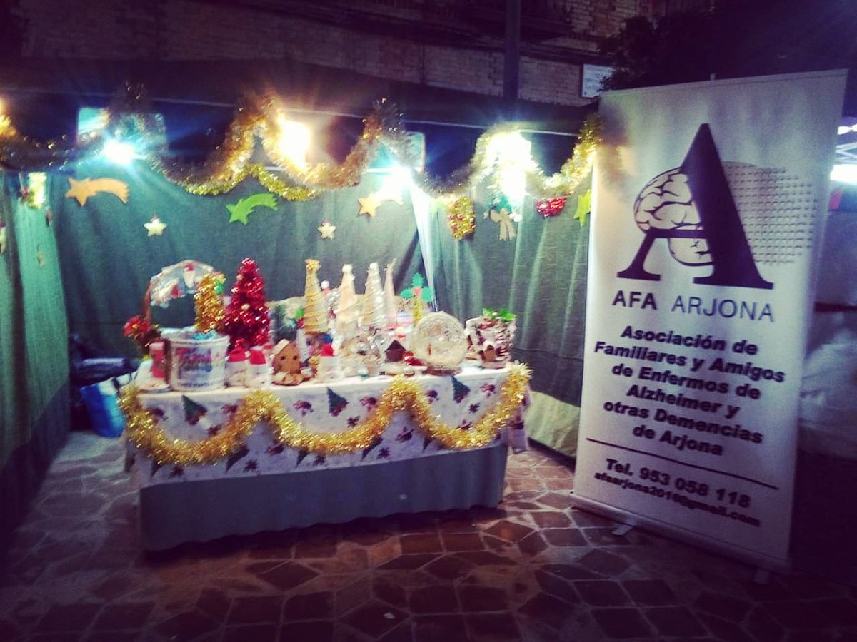 Nuestra Junta Directiva no para. AFA participa en el  Mercado Navideño de Arjonilla. Colabora con AFA.
OS esperamos.
AFA somos todos.
ALZHEIMER..... "RECUERDALO" #AFADelegacionLopera #AFAArjona #Arjonilla