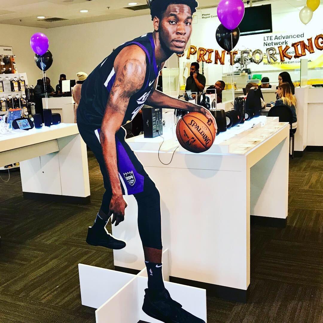 johnhomsombath's tweet photo. Come down to your local @Sprint in the Central Valley and get your #StocktonKings tickets!  Stop by and take a picture with your favorite Kings cheerleader!  #Sprint4Kings #nbagleague #kingspartners @Sprint4NorCal @suehyun_chung @NorCalRetail https://t.co/OLQLnX9vQ7