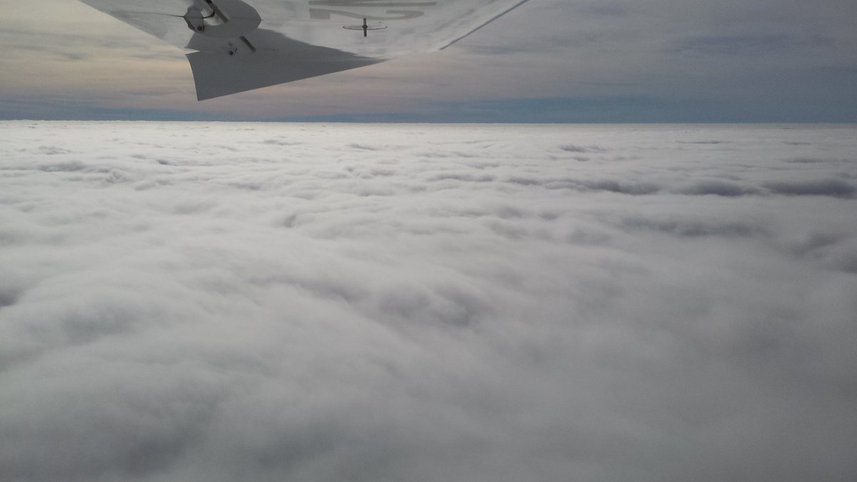 aepal_aero's tweet photo. Estas son algunas de las imágenes que nos han enviado los pilotos que han podido volar hoy. Un anticiclón en fin de semana no se desperdicia si es posible. Los compañeros de la zona de Madrid, hoy lo han tenido más difícil... Comparte con nosotros tus fotos! ❤✈😉👍 #Aepal https://t.co/Cs36debzLI