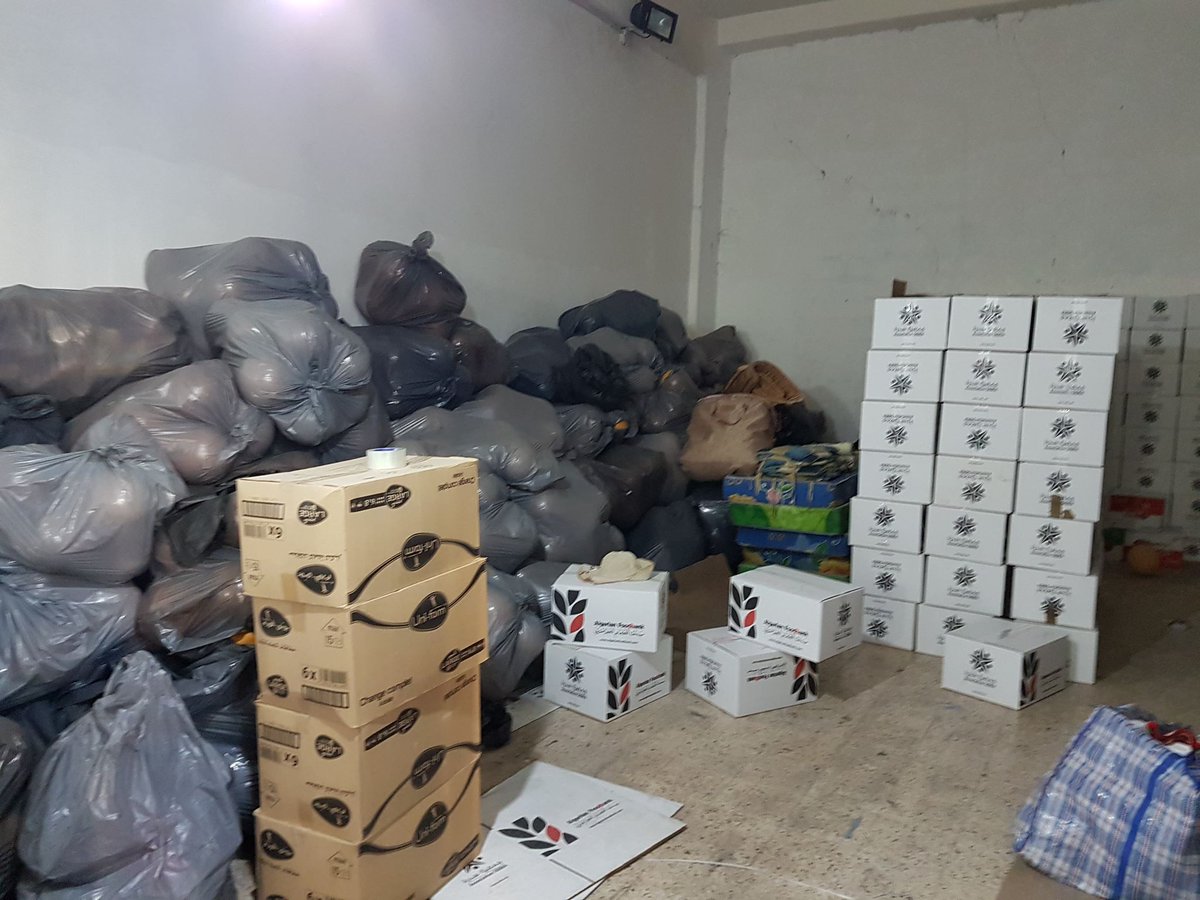 sidralgerie's tweet photo. #sidradz en plein préparation de la caravane vers le sud #adrar et vous remercie pour vos dons et vous promet que ça arrivera chez nos enfants à #talmine #tamentit #Algérie #Algeria https://t.co/4n2U6xwiGd