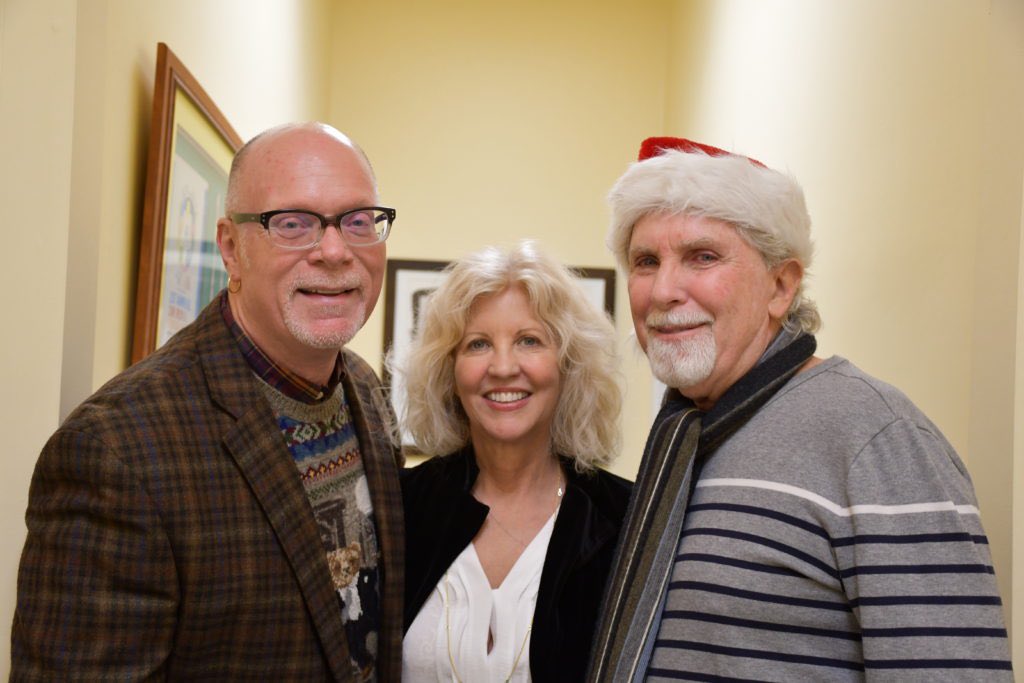 katy95802100's tweet photo. My fave actress and Twitter friend @RealNancyAllen #JayMoriarty @BethGrantActor @rachellecbegley @weSPARKsupport Christmas holiday party 2018😊💜Pics/@weSPARKsupport https://t.co/ZHz0yzS70Y