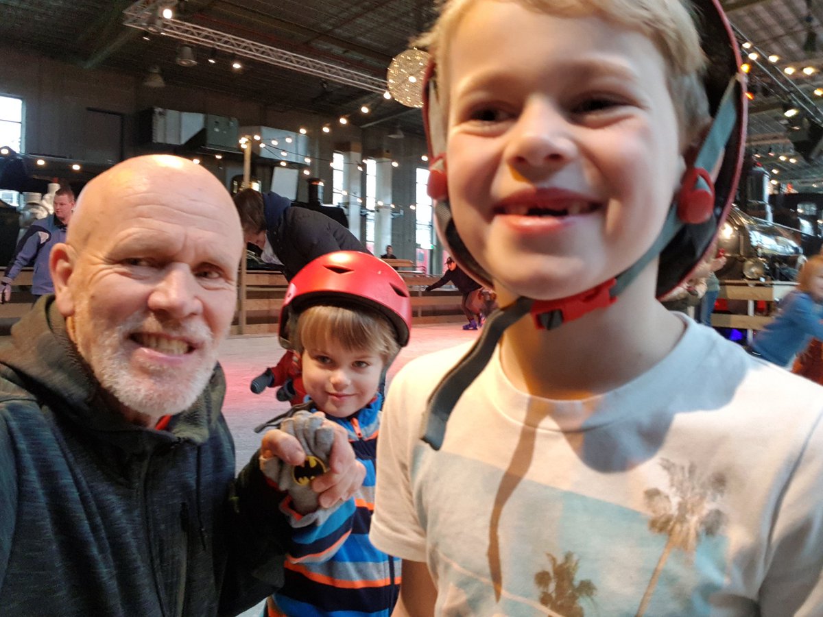 EricRoeske's tweet photo. Time of their lives in #Winterstation in #Spoorwegmuseum! #Utrecht 💙💚💛 https://t.co/wZI52FyB4i