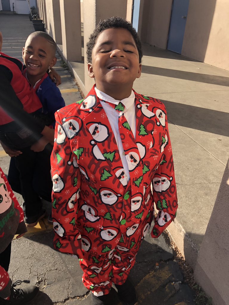 KelsoElementary's tweet photo. Happy Holidays from Kelso! https://t.co/3MwEOGwZY7