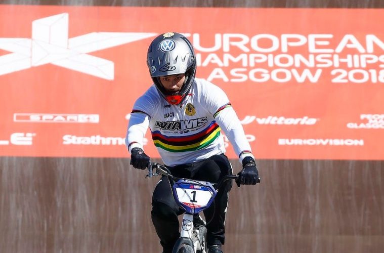 Sylvain André est élu coureur français de l'année, autres disciplines devant Sébastien Vigier et Joris Daudet. Champion du monde de BMX, 3e de la Coupe du Monde en gagnant une manche et 3e aux Europe, Sylvain André est le premier lauréat de cet award. #Twittcyclos