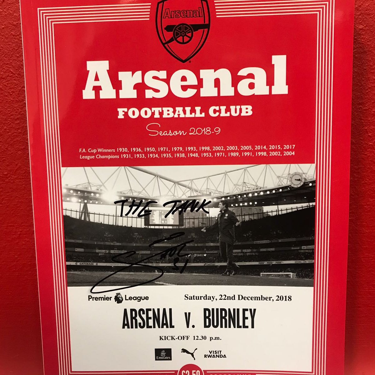 Arsenal's tweet image. 🚨 COMPETITION TIME 

RETWEET this for your chance to win a #AFCBUR @AFCProgramme signed by The Tank, @seadk6 😃

T&amp;amp;Cs: arsenal.com/programmecomp