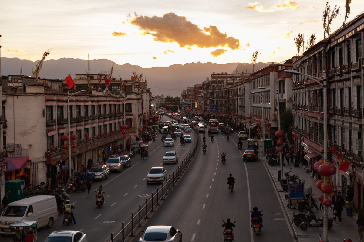 DustinHasberg's tweet photo. Shanghai, Chengdu, Xian und Peking besichtigt und dabei die weltberühmte Terrakotta Armee mitsamt der Chinesischen Mauer besucht. Highlight war aber natürlich der Abstecher ins karge Tibet und die 33-stündige Fahrt mit der Tibetbahn zurück nach China. https://t.co/Wi1TSRtAQM