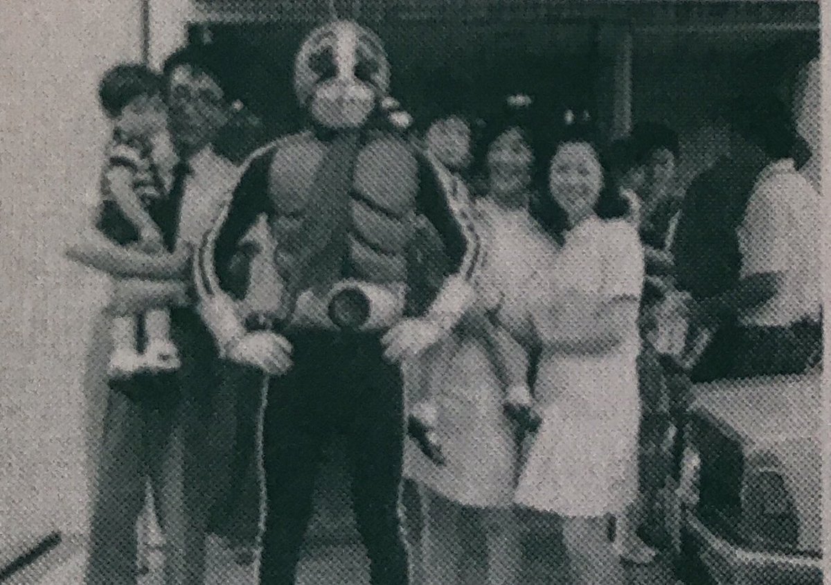 The雄 Twitterren 仮面ライダー40周年記念 ライダー大集合にて スライドショーにて映し出された藤岡弘さん 矢吹二郎さんが入院中の子供へお見舞いに行かれた時の写真 T Co Tluvqbf9il Twitter