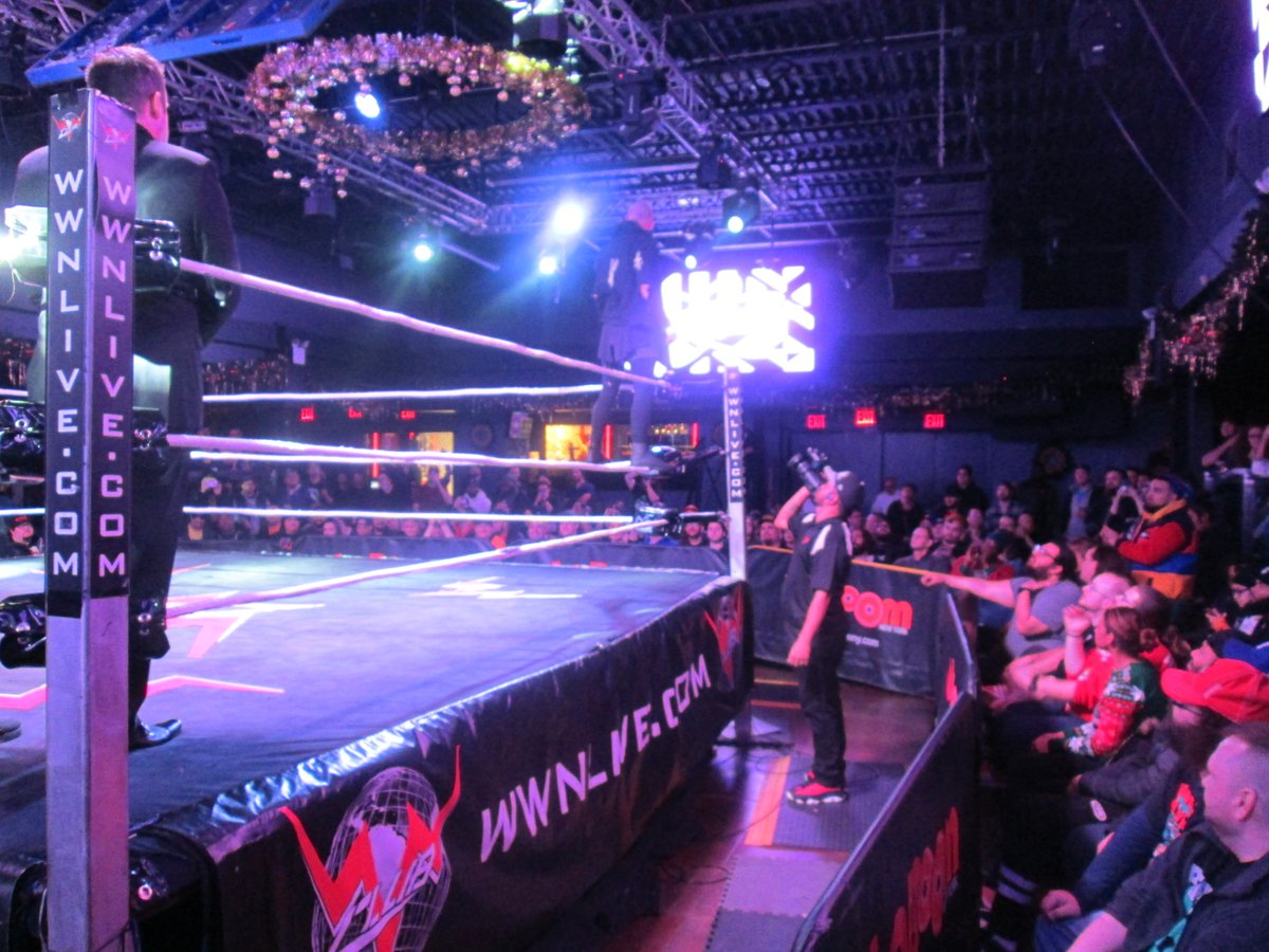 KOTR_Podcast's tweet photo. Some photos of @DarbyAllin before his match at #Evolve117 @WWNEVOLVE https://t.co/YdOZs0ghAx