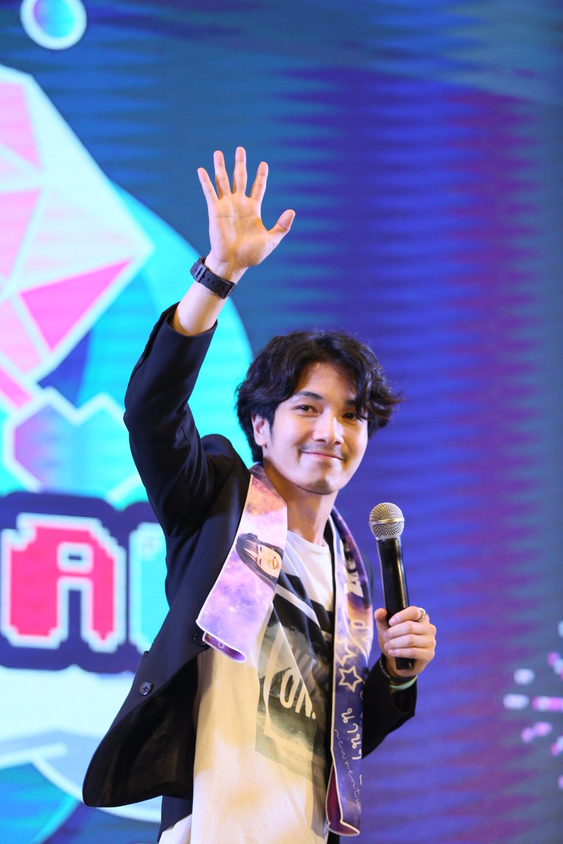 lysergism's tweet photo. จะโดนนิวตกอีกคนมั๊ยนะพี่อุล #NewVNK48 #Aunner https://t.co/byf4KeHUtS