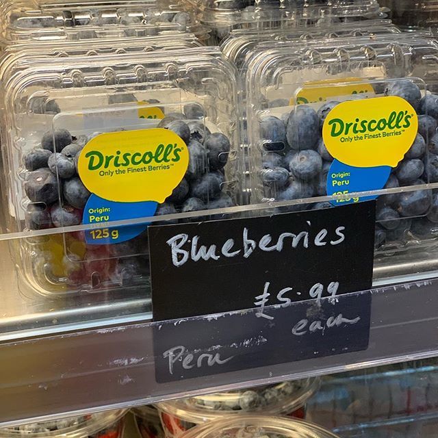WECOTek's tweet image. Peruvian @driscollsberry Blueberries in London!
.
.
@selfridgesfood #opticalsorting #wecotek #BerryTek #hightech #agtech #blueberry #blueberries #sortingissexy #ourcustomersrock #peruvianblueberries #healthyberries bit.ly/2QLtV2k