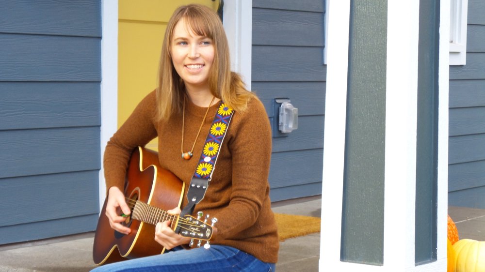 “I get very inspired by talking with other makers and artists." Read on to learn about Sarah Peek's collabs with local photographers and musicians, and the design discovery that took her line’s quality to the next level. etsy.me/2PxaHHW