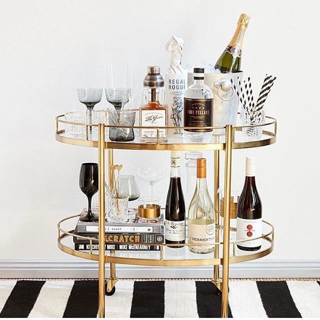 A well stocked cart with a monochrome theme looks fab! Pic by @qantaswine #drinkswithfriends #drinkstrolley #barcart #cocktails #barcartstyling #christmaswelcome #christmas #christmasdecorations #christmasdecor #interiordesign #interiors #interiorstyle #… bit.ly/2PX7QbH