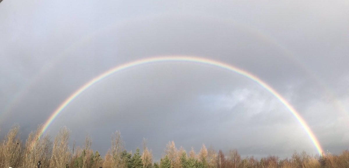 AndrewALindsay's tweet photo. Saw this earlier today. 🌈 #PerfectRainbow https://t.co/KAuPeJHWa5