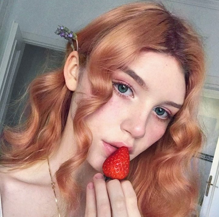 "Sweet, red strawberries are often used in spells for innocent love, friendship and happiness; as well as bringing out the sweetness in a person or situation." 🍓

She smiles lovingly as she takes a small bite out of her strawberry.

#openrp #mythologyrp #mythrp
