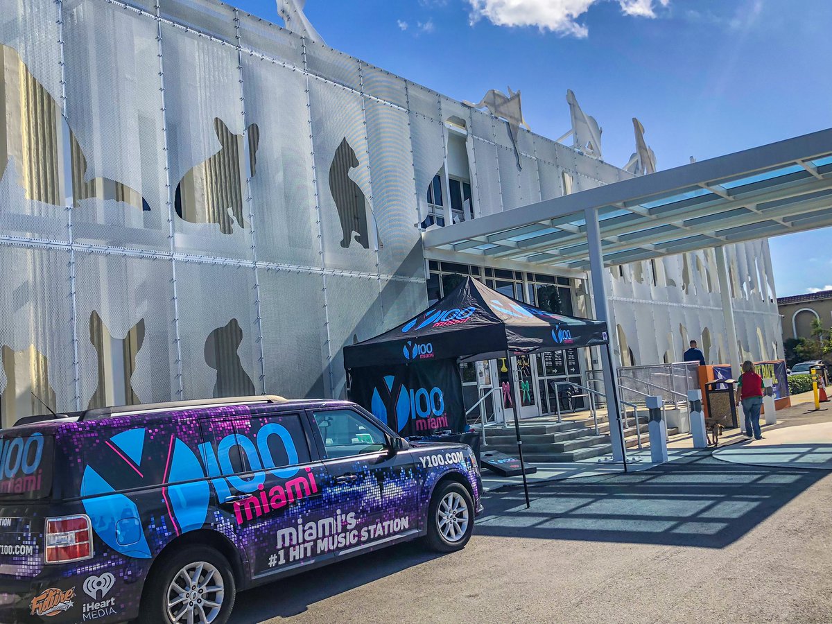Y100MIAMI's tweet photo. #AdoptDontShop this holiday season! Bring the family out to Miami-Dade Animal Services in Doral and give a furry friend a lovely, new home! #PetsToLove 🐶😸 https://t.co/tfvP58vUaw