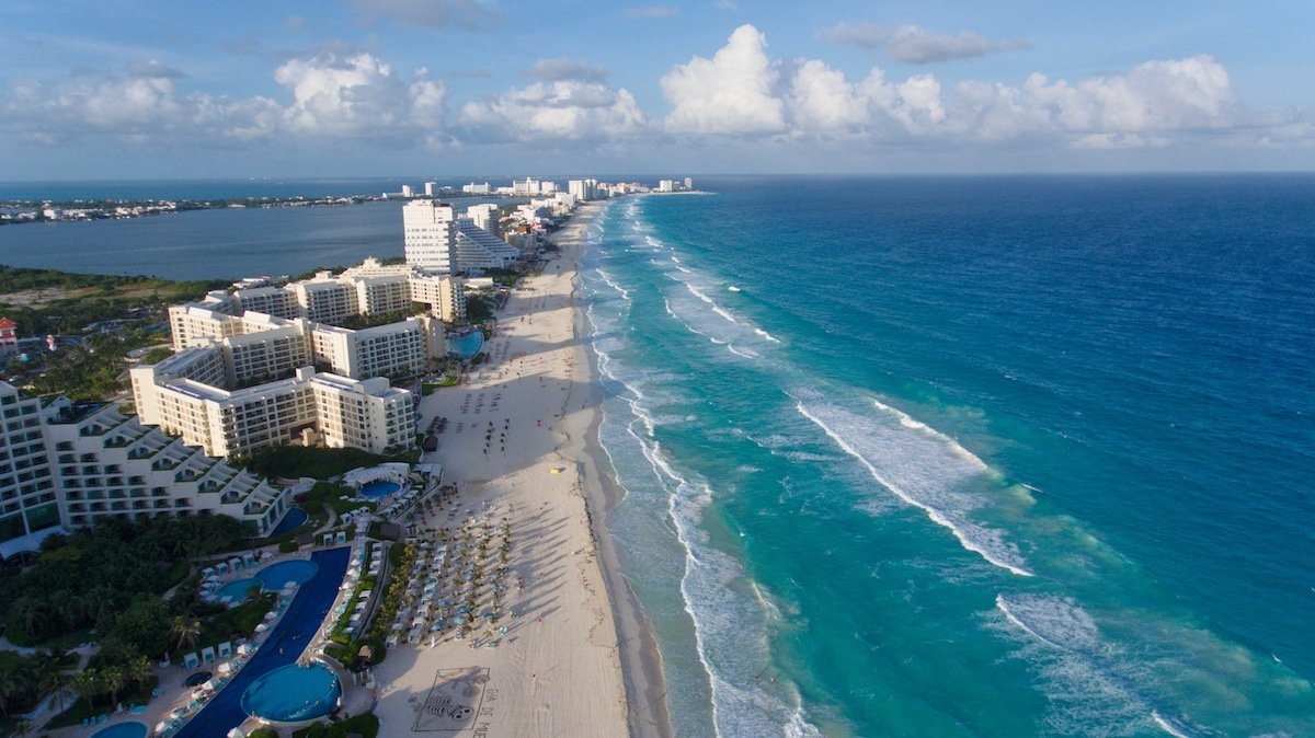 RewardMyTravel's tweet photo. 🎅Day 10 of the 12 Days of Christmas Vacation Giveaway! Retweet &amp; Follow for a chance to win today's #Giveaway A 5 Night Cancun Vacation! #12DaysOfChristmas #Christmas #SaturdayMorning #SaturdayMotivation #Travel #MerryChristmas #Cancun #HappyHolidays  #holidays #WhatITrulyWantIs https://t.co/Xh2cBuXG1k
