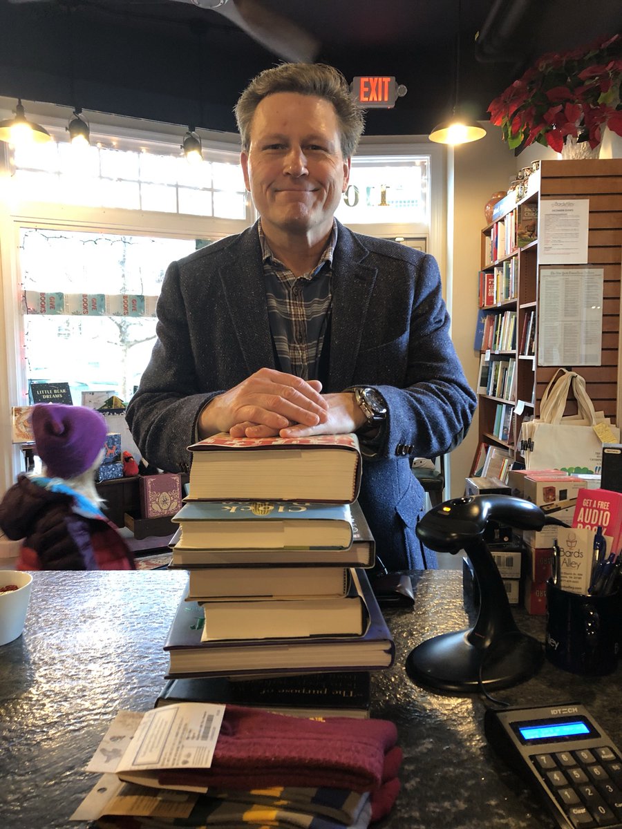 BardsAlley's tweet photo. Local bestselling author @davidbaldacci swung by his local independent bookstore to do his holiday shopping! Thanks for shopping small at Bards Alley. #ShopSmall #KeepUsHere #LocalAuthors https://t.co/d1shKpO15y