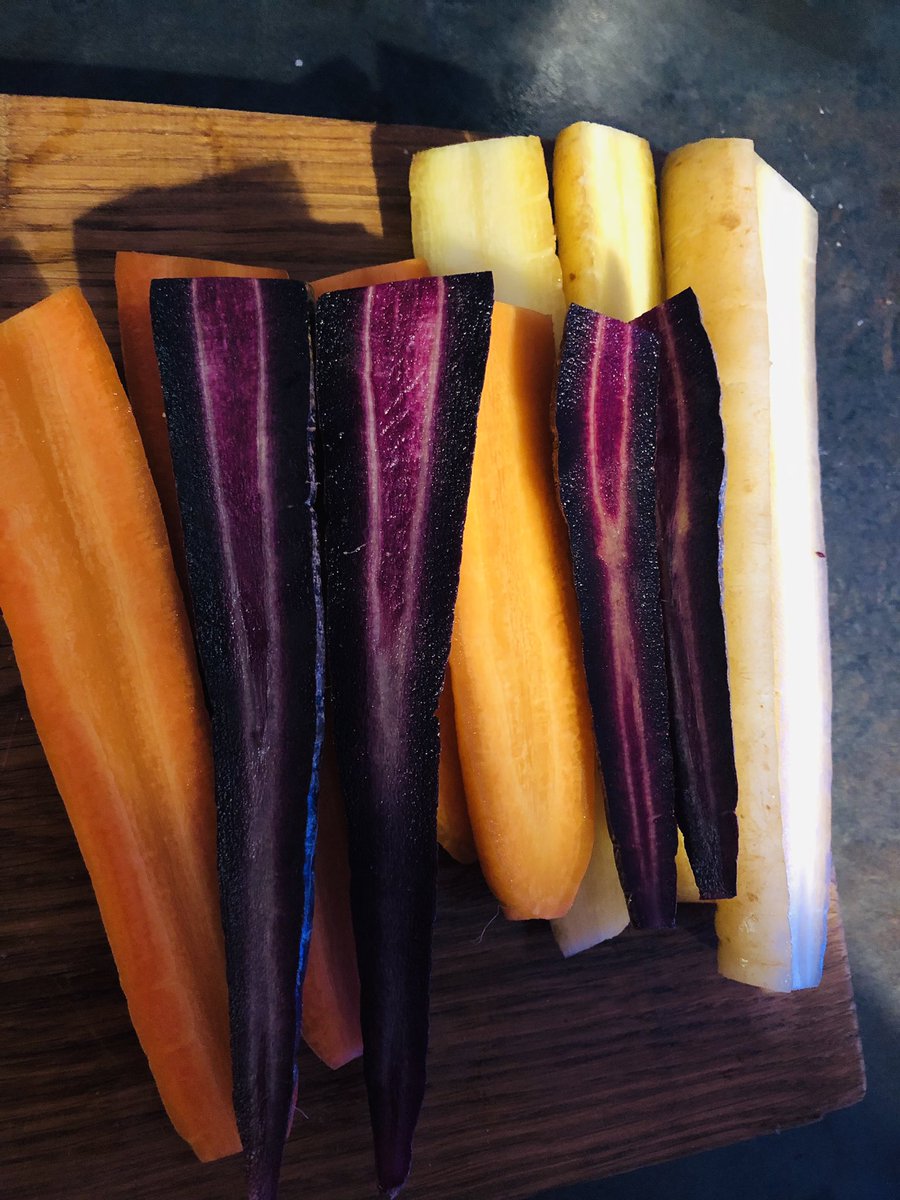 littlemisswoww's tweet image. I work hard for things money can buy but hardest for things that it can’t! 💜 #cookingdinner #mummyandruby #freetime