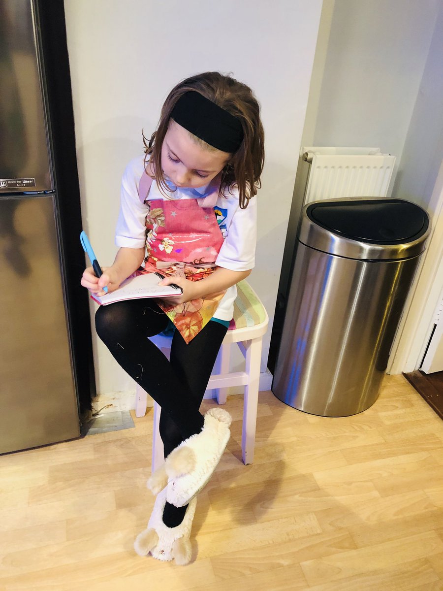littlemisswoww's tweet image. I work hard for things money can buy but hardest for things that it can’t! 💜 #cookingdinner #mummyandruby #freetime