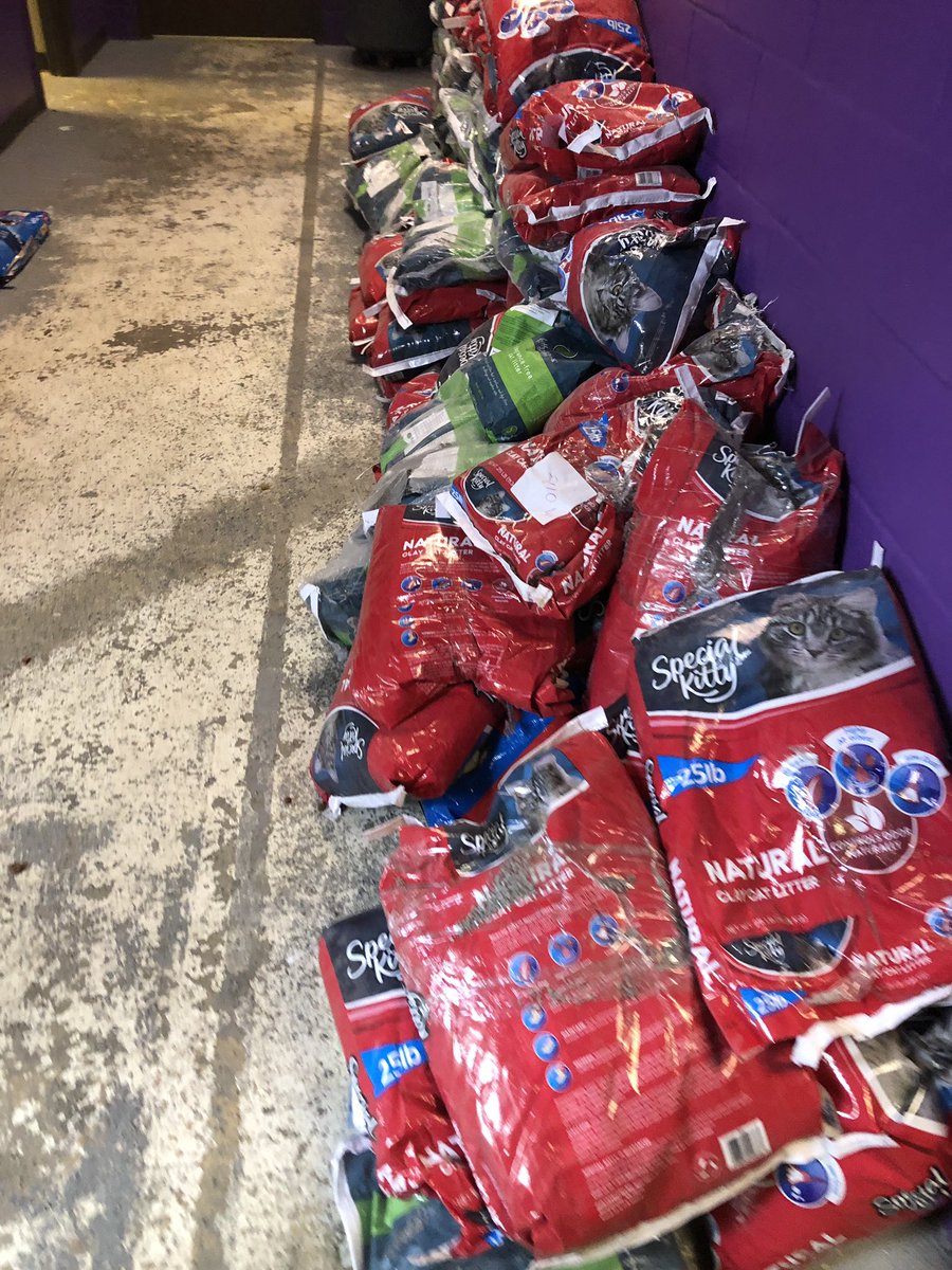 MuncieACS's tweet photo. We owe a HUGE thank you to Cat’s Haven of Indy for these donations! Lots of litter and dry food for both cats and dogs! (4 pallets full to be exact!) 
Thank you! 
-the cats and dogs from MACS https://t.co/G6WjHyZwWl