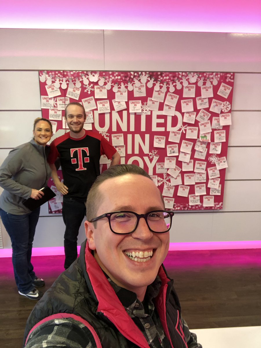 Bobsteriq190's tweet photo. Daaaannngggg look at how much joy this EW store has, putting my Core stores to shame!! #CPJoyUs @LeslieJohn214 @LAS_SAC @kristenbonewell https://t.co/bnWXBa7uql