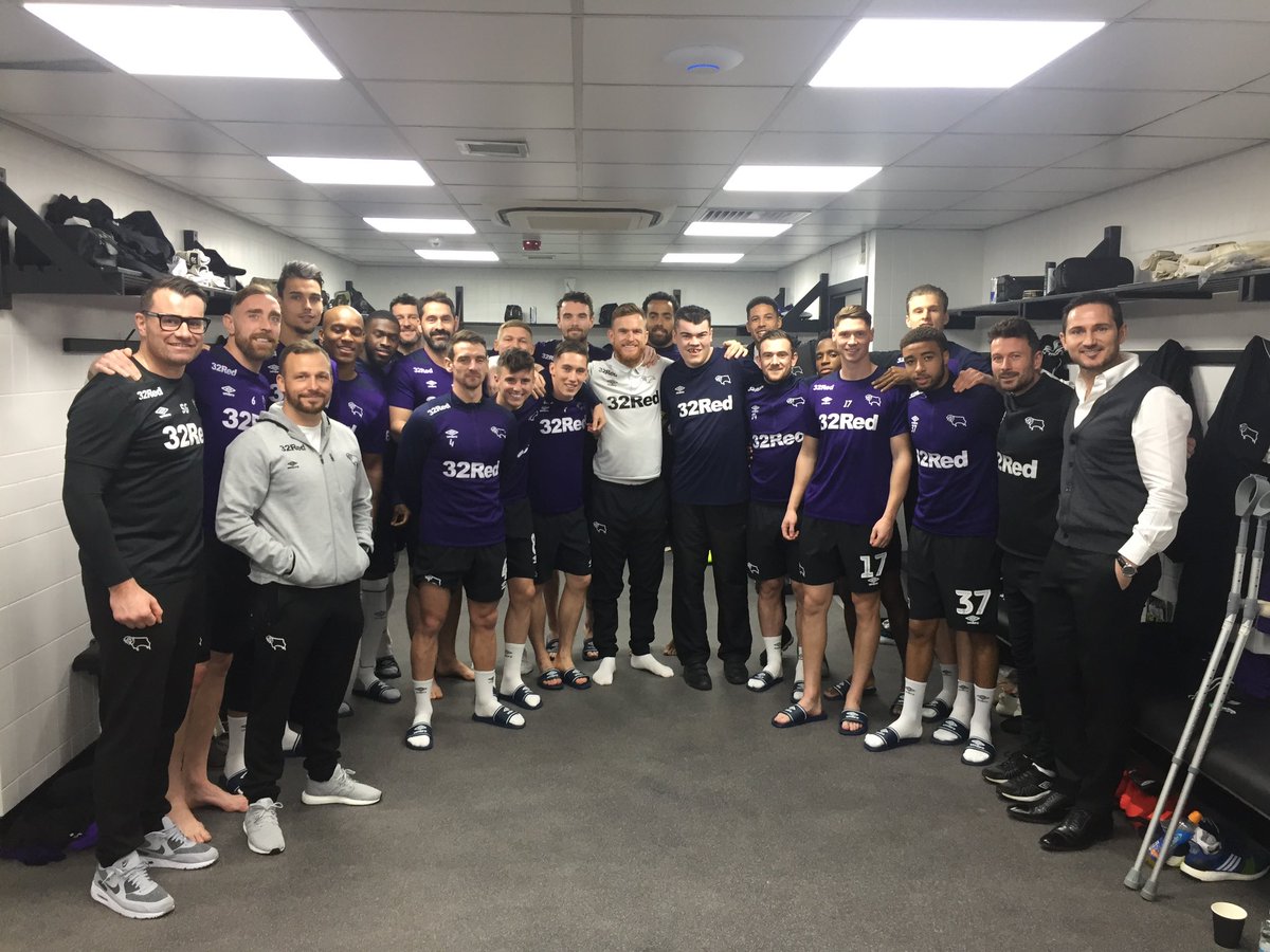Mwaghorn_9's tweet photo. Great to have Charlie at the game today was to see him before went out 🙌🏻👍🏻🐏  @dcfcofficial https://t.co/V2ipkOkfbE