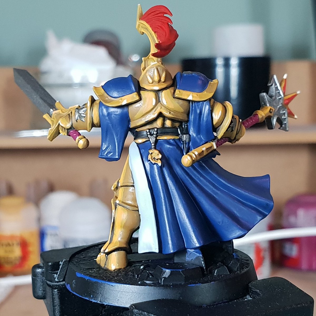dan_smedley's tweet photo. Still working on my first attempt at NMM, blocked in the other base colours.
#paintingwarhammer #nmm #nmmgold #Gamesworkshop #Underworlds #cursebreakers #Warhammer #Ageofsigmar #stormcast #stormcasteternals #nightvault #rastus https://t.co/Q9MY1kIFnU