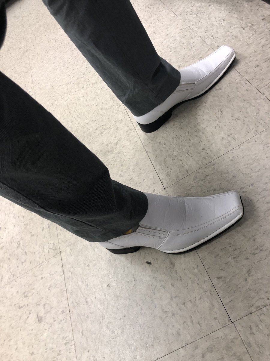RDMBeasts's tweet photo. Walked into Pulaski and SM @SeanFluehr rockin the white shoes. Team Pulaski ready to crush it today. White Shoes = 20 CL. Ready @SeanFluehr ?
#FlywithMEED #CLfocused #WIILPower #BeastMode #SizzlingWeekend https://t.co/Y93xVD7e4Z