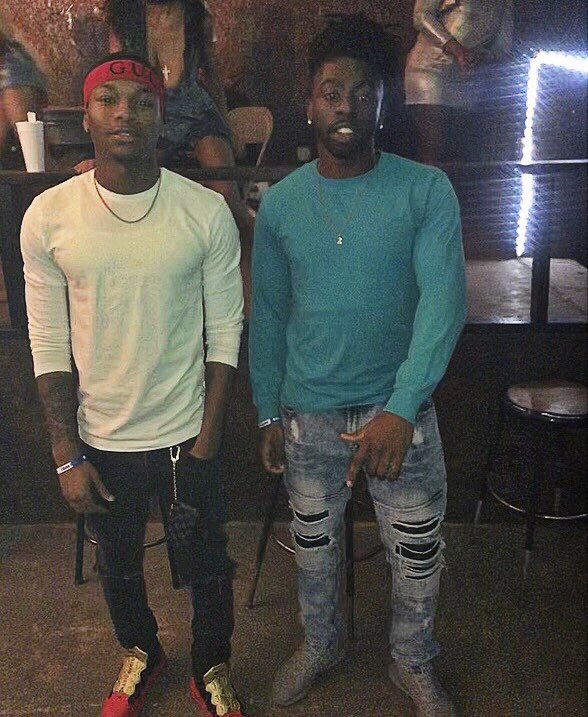 Larro_Escobar's tweet photo. We Just Been Ballin' Out 🤘🏾 Every Season Know It’s Some Niggas We Left In The Bleachers 🗣 #LastNight #Cl2b https://t.co/kBtT2aLOA7