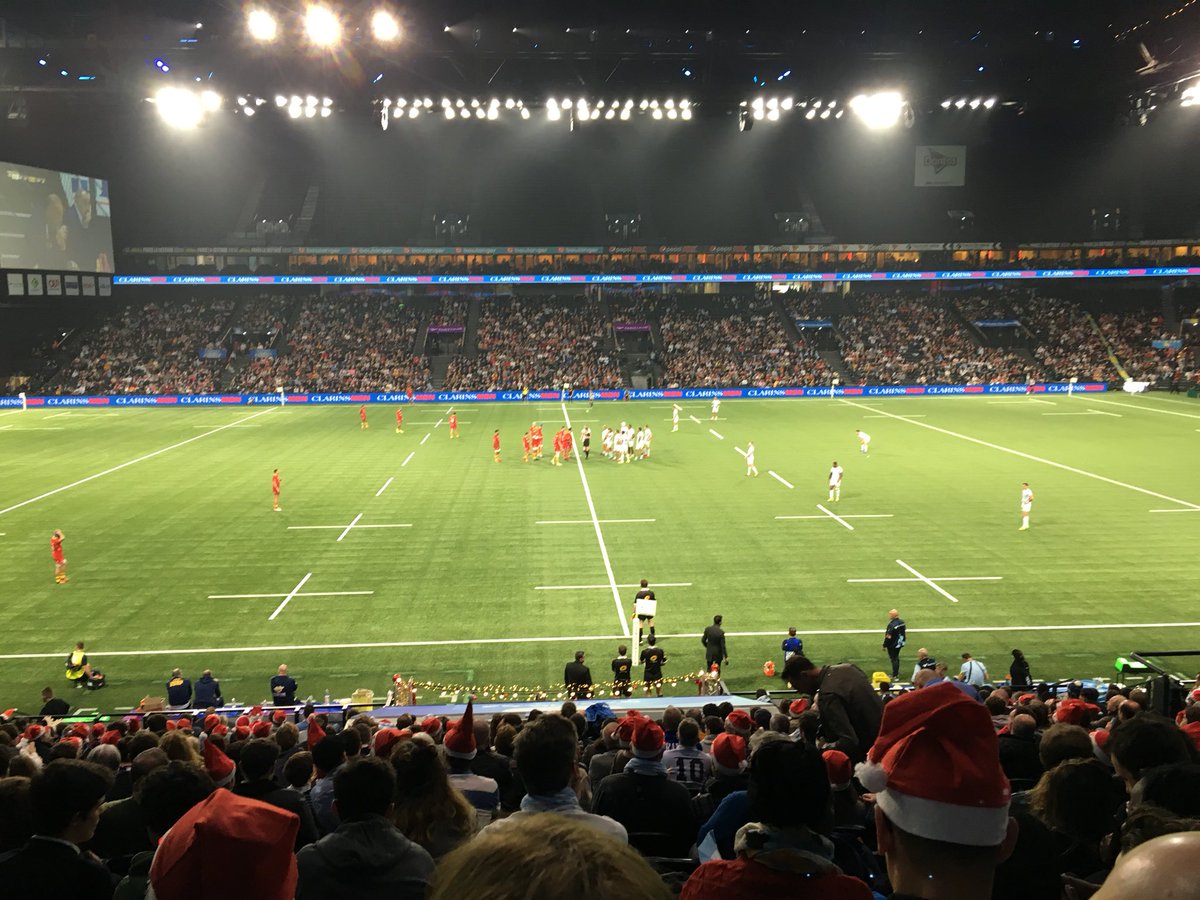 MgrMRouge's tweet photo. Joie de soutenir le @racing92 dans un match triomphal au son de chants de #Noël joués par la fanfare ! https://t.co/m3eR89VvQL