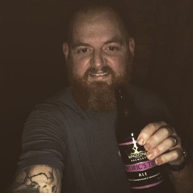 daf187's tweet photo. A perfect post-run brew, thanks @kingstonebeers. Lovely stuff, happy to win the beer in your FB comp and cheers for dropping it off! #beerhydration #essentialcarbs https://t.co/nPZJHGN6UQ https://t.co/KlvgNvCUXx