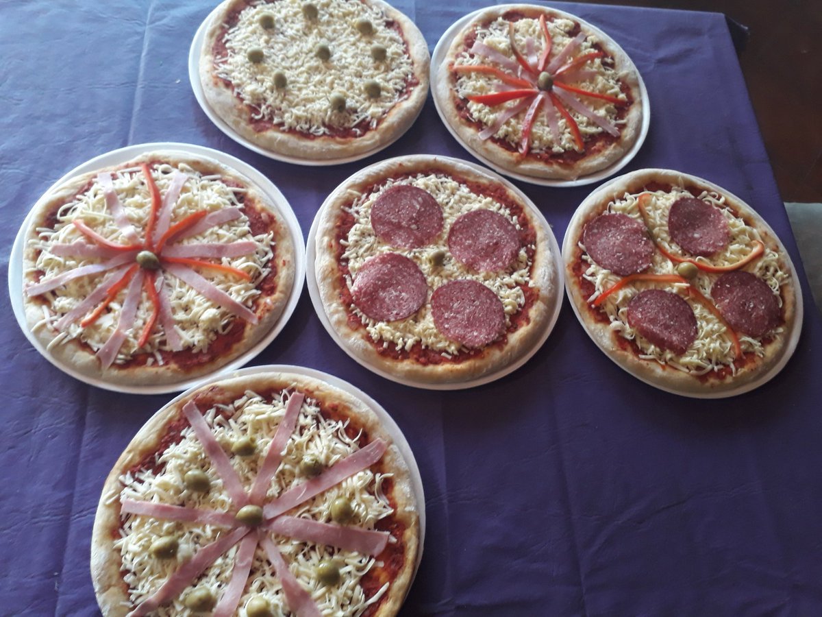 gizeh82's tweet photo. #Prepizzas #BuenSabado #Caseras Sin conservantes. Listas para el horno.
$120.- cada una
3 x $330.-
Se hacen x encargue con un día de anticipación. 
Se llevan a domicilio.
#Trabajo #Comida #Emprendedores https://t.co/i9NuYRJSmN