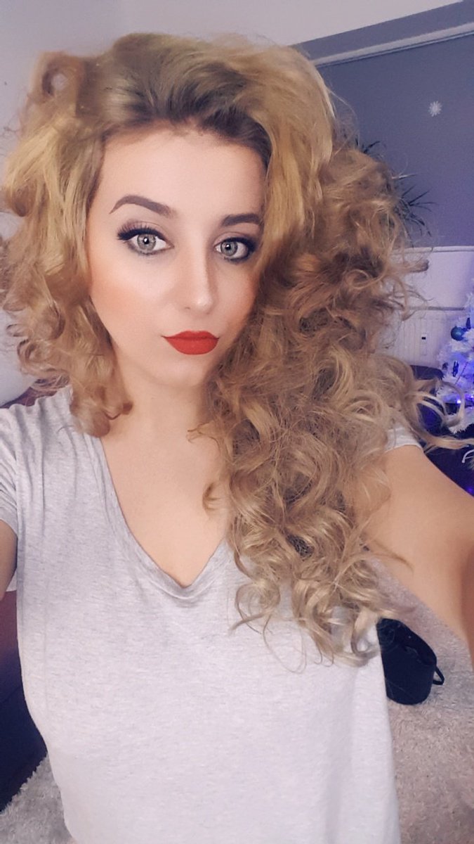 Roxxy_Sweet's tweet photo. 2 more days till I am online😍 who else is excited to wait for Santa with me🎅🤗 https://t.co/GR57C4WsB4